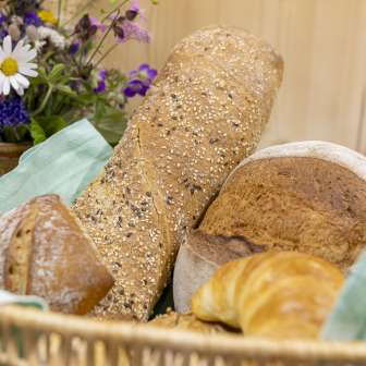 Baking service from the farm store girs+ Oberurmein