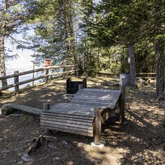 The Thusisblick viewpoint and fireplace near Feldis