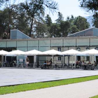 Restaurant La Plazza at the Beverin Clinic