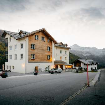 The Hotel Capetta in the fall