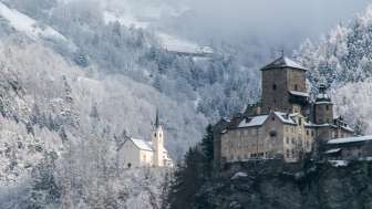 Ortenstein Castle with Tomils in the background