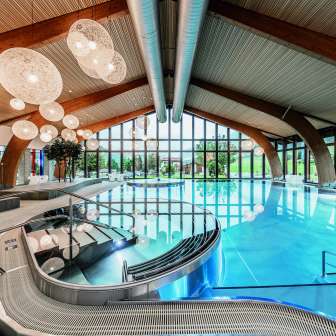 The indoor pool at the Andeer mineral baths