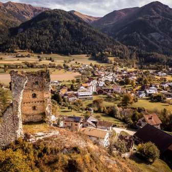 Alt Sins castle ruins in the fall