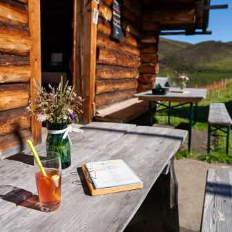 The shepherdess pub from the Bischola Alp on the Heinzenberg