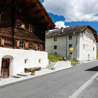 Avers Podestatenhaus in summer