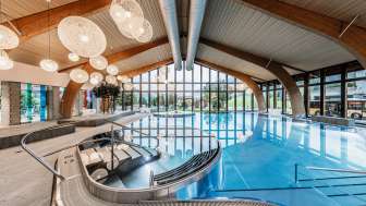 Far away from the hustle and bustle of everyday life, the healthy waters of the Andeer mineral baths wash away your worries and bring energy back into your body Far away from the hustle and bustle of everyday life, the healthy waters of the Andeer mineral baths wash away your worries and bring energy back into your body