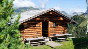 The shepherdess pub from the Bischola Alp on the Heinzenberg