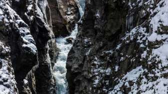The imposing Viamala Gorge with its two historic bridges