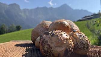 Baking bread with Anna Background Piz Beverin
