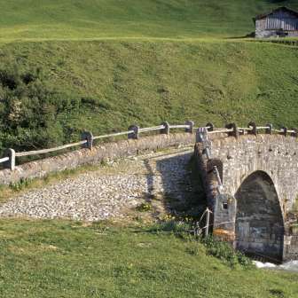 Lateral view of the old Hinterrhein land bridge