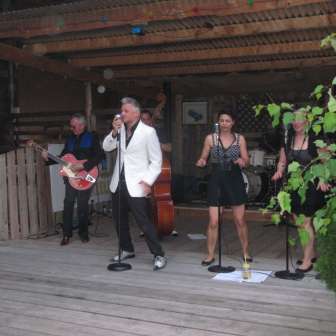 Concert at Beni's Backroad Beiz