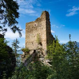 Obertagstein castle ruins high above Thusis