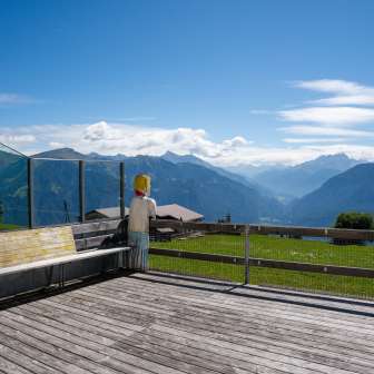 In summer, the Dultschinas mountain restaurant serves as group accommodation