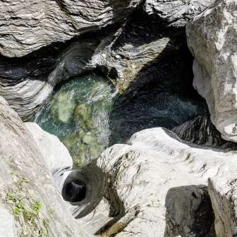 Several millennia-old whirlpools in the Viamala Gorge