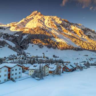 Sunrise in wintry Splügen