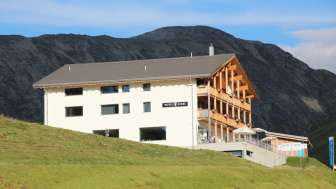 The Hotel Avers in summer