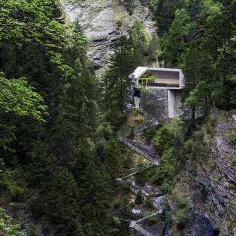 Visitor center and staircase in the Viamala Gorge