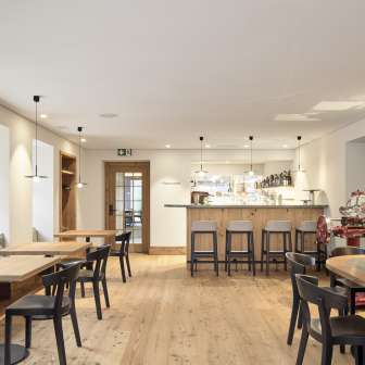 Hotel Post Andeer Dining area of the pub