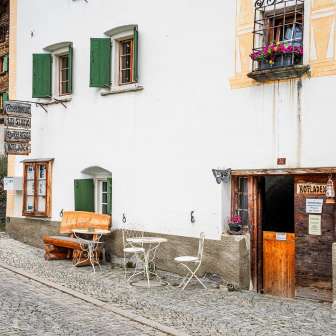 Holidays in the castle in Nufenen