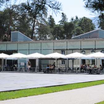 Restaurant La Plazza at the Beverin Clinic