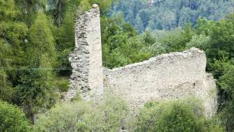 Heinzenberg castle ruins near Präz Heinzenberg castle ruins near Präz