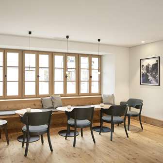 Hotel Post Andeer Dining area of the pub