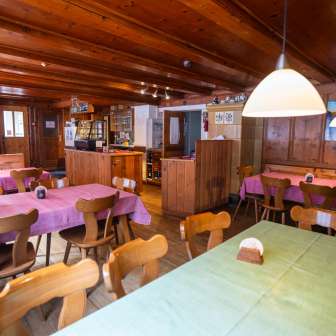 Viamala Tourism Roffla Gorge Hotel Restaurant 03 ©Benny Melchior