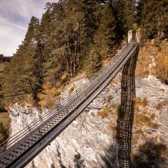 The traverser bridge in fall