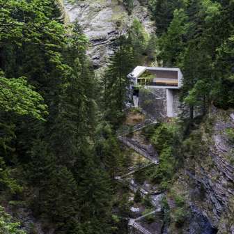 Visitor center and staircase in the Viamala Gorge