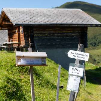 The shepherdess pub from the Bischola Alp on the Heinzenberg