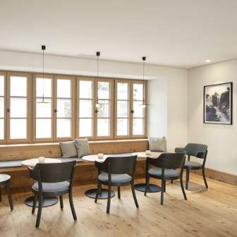 Hotel Post Andeer Dining area of the pub