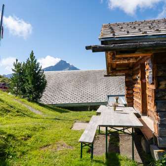 The shepherdess pub from the Bischola Alp on the Heinzenberg