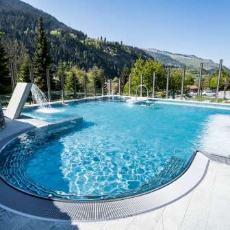 The outdoor pool at the Andeer mineral baths