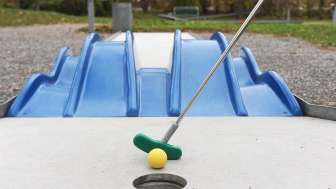 Minigolf course at the Beverin Clinic
