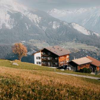 The Gasthaus Post in Obermutten in the fall