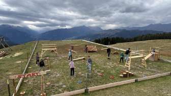 2026 Alp Raguta Ladder Game: A Colorful Scene from Above