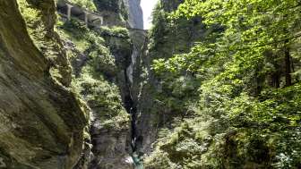 The imposing Viamala Gorge with its two historic bridges The imposing Viamala Gorge with its two historic bridges
