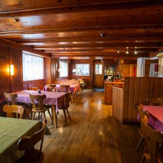Viamala Tourism Roffla Gorge Hotel Restaurant 02 ©Benny Melchior
