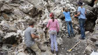 Crystal search with Wolfgang Josché