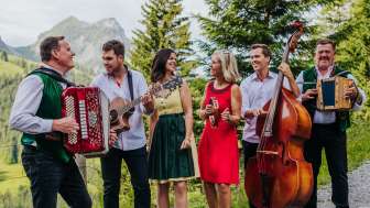 Spring concert with Oesch's die Dritten